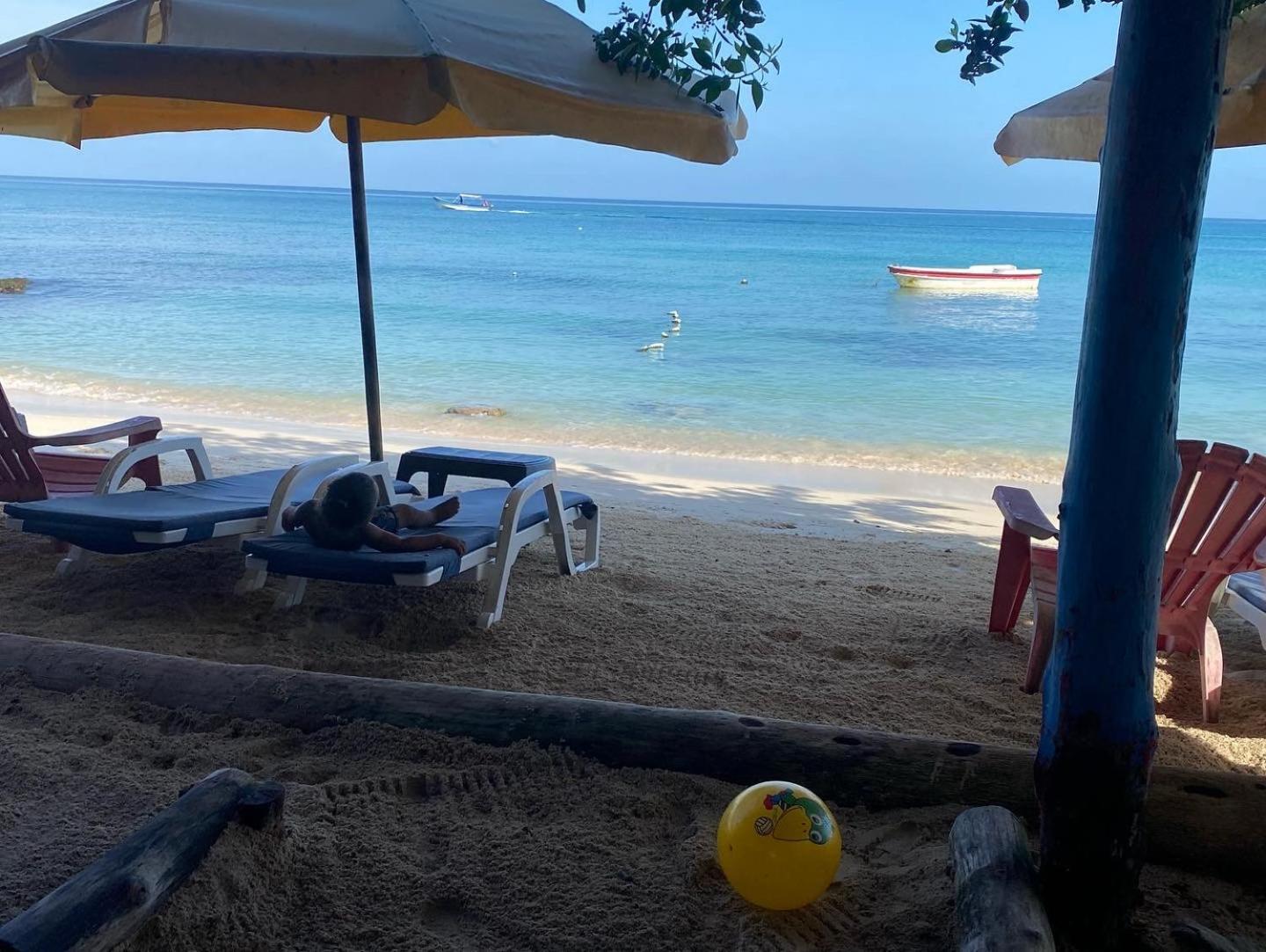 Posada Shekinah Playa Blanca Bagian luar foto