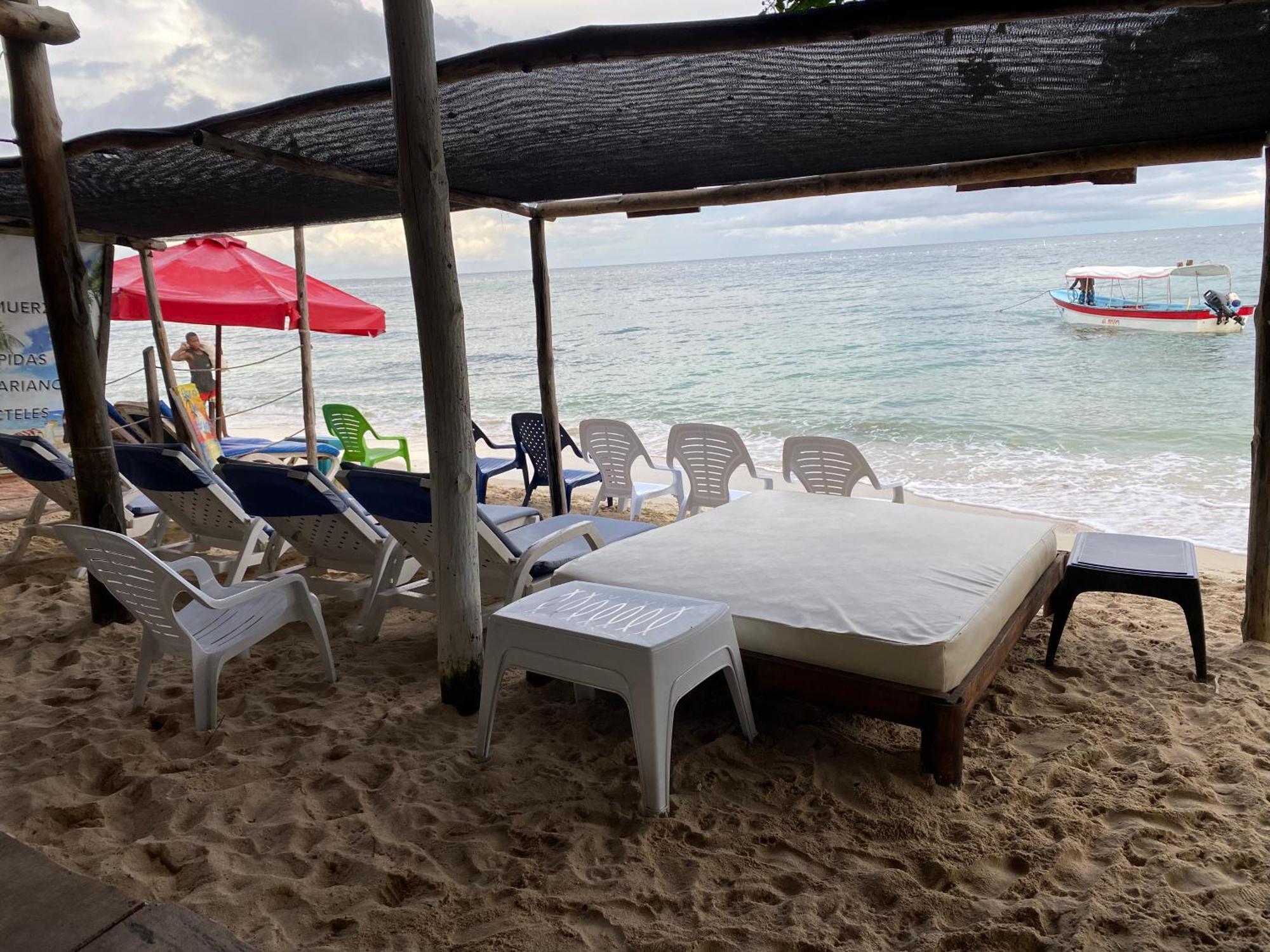 Posada Shekinah Playa Blanca Bagian luar foto